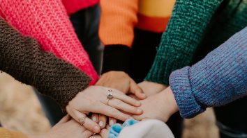 Femeia este cheia sufletului. Psiholog: „Ele sunt cel mai frumos dar pe care l-a lăsat Dumnezeu pe pământ”