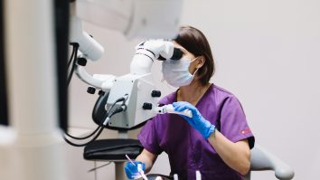 STUDIU. 2 din 10 români n-au fost la dentist în ultimii 5 ani