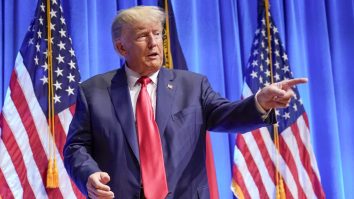 Ce probleme întâmpină Trump? De luni va putea fi stabilită o dată pentru procesul său cu Stormy Daniels