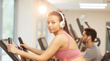 Cum este afectată pielea ta de purtarea machiajului în timpul exercițiilor fizice? Răspunsurile au fost dezvăluite de experți