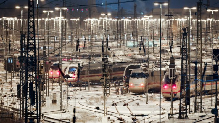 Grevele din transport lovesc Germania. Niciun avion nu va decola de pe cel mai mare aeroport din Frankfurt până sâmbătă