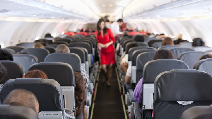 Studiu: 49% din Generația Z se tem să zboare. Care sunt motivele fricii de avion