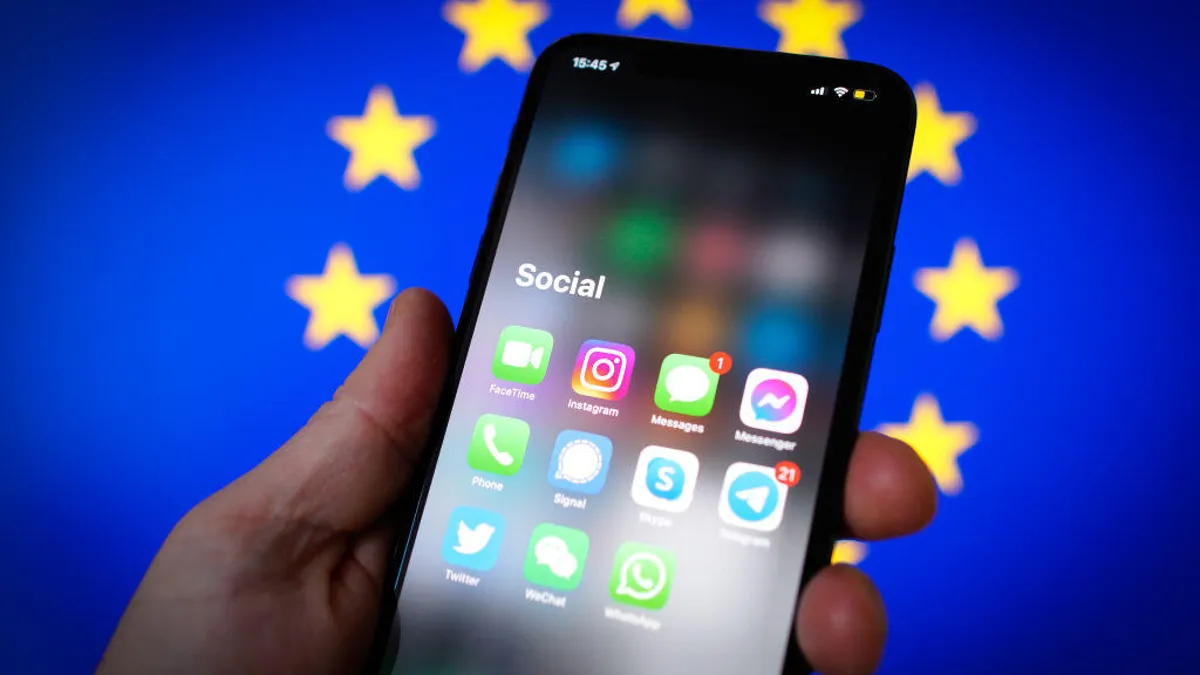 UE investighează Apple, Meta și Alphabet, proprietarul Google, în temeiul noii legi privind tehnologia