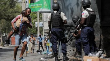 Violențele din Haiti din ultimele zile au făcut ca 15.000 de persoane să își părăsească locuințele din Capitală