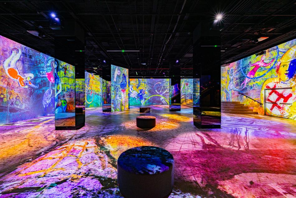 Ce faci în weekend la Paris? Ateliers des Lumieres a inaugurat spectacolul „Egiptul Faraonic – de la Keops la Ramses al II-lea”