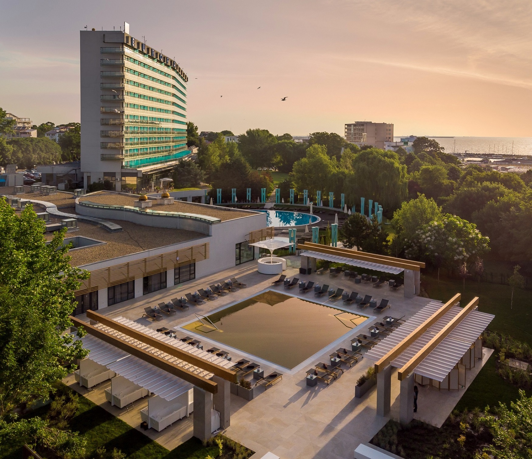 Cum regăsești „Europa” din Eforie Nord? Ana Hotels dispune de 221 de camere cu vedere la mare