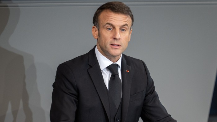 Interviu cu Emmanuel Macron: „Nu vom mai avea securitate în Europa dacă Rusia câștigă în Ucraina”