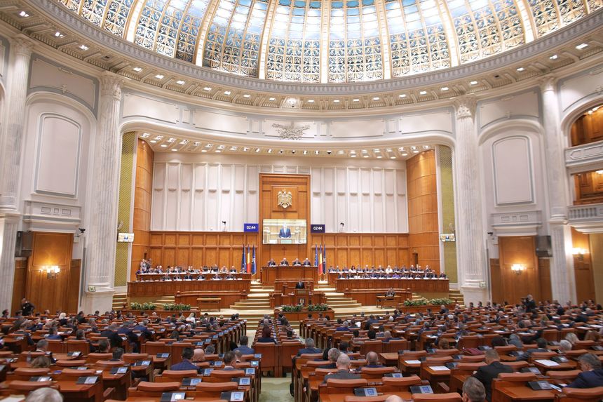 România trebuie să reducă deficitul bugetar. Analist: „Riscăm să nu mai primim sau să se diminueze fondurile europene”