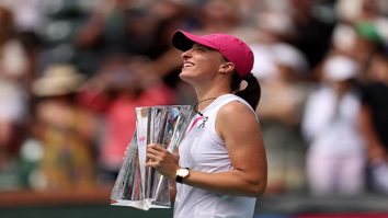 Iga Swiatek câștigă pentru a doua oară titlul de la Indian Wells după ce a învins-o în două seturi pe Maria Sakkari