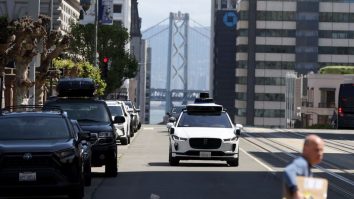 Mașinile fără șofer sunt noua vedetă la Hollywood. Compania Waymo a primit aprobare  în Los Angeles