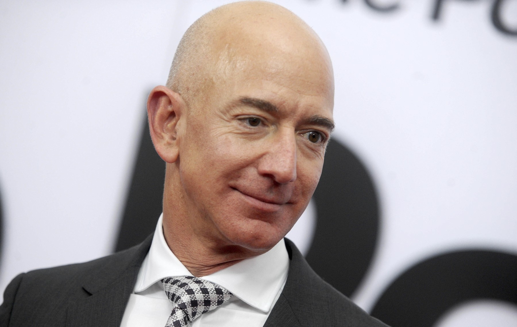 Jeff Bezos trimite pe Lună o navă fără echipaj. Blue Origin vrea să programeze prima aterizare în 2025