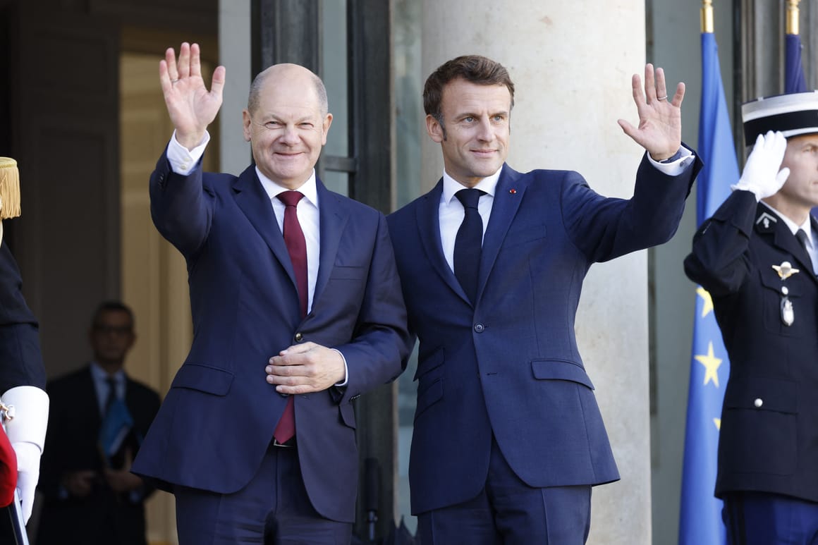 Ruptura Macron-Scholz afectează Ucraina. Macron cere aliaților din UE și NATO să acorde „mai mult decât căști și saci de dormit”
