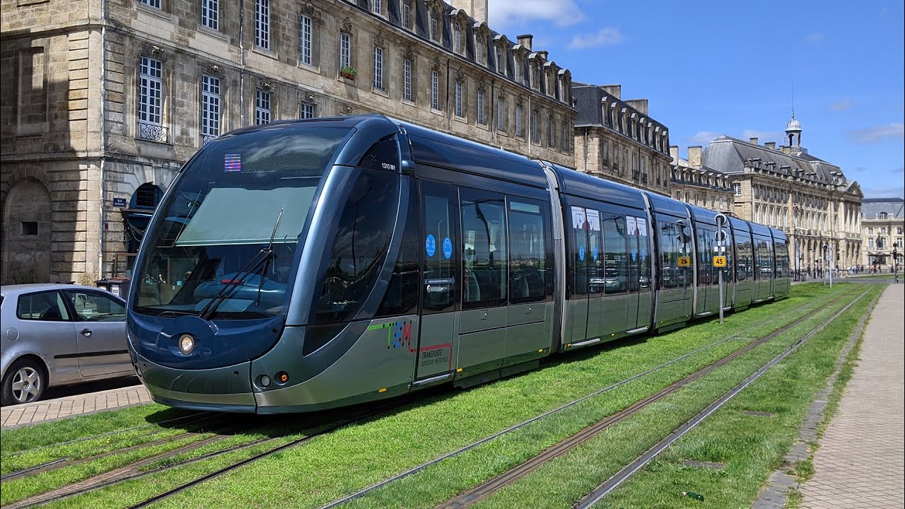 Francezii din Bordeaux s-au săturat de gazon. Cu ce a decis rețeaua de transport public să îl înlocuiască