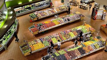 Iohannis a promulgat legea pentru combaterea risipei alimentare. Cum se va aplica în restaurante