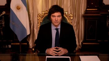 Președintele argentinian, Javier Milei, intenționează să concedieze 70.000 de angajați guvernamentali: „Oamenii au speranță, văd lumina de la capătul tunelului”