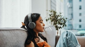 STUDIU. Ce stil muzical asculți? Versurile cântecelor au devenit mai simple și mai repetitive în ultimele cinci decenii