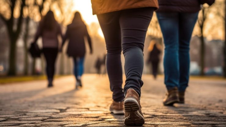 15.000 de pași pe săptămână ți-ar prelungi viața cu până la trei ani. Cât de des trebuie să mergi pe jos pentru a reduce riscul de boli