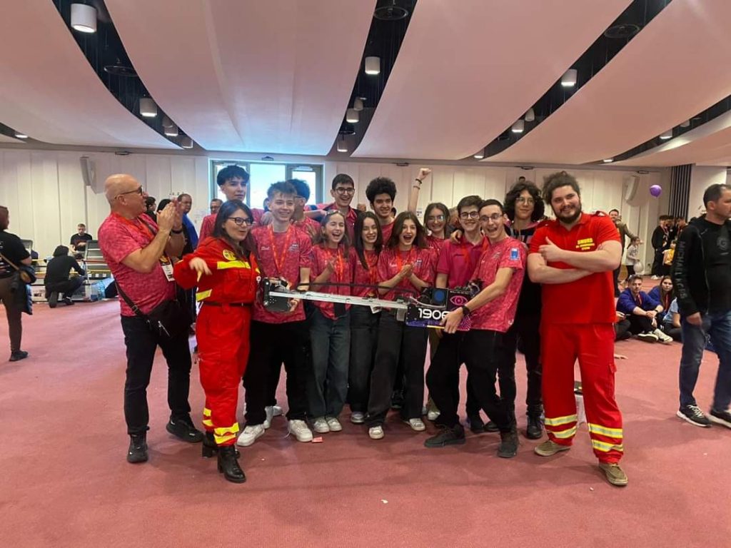 Echipa AICitizens va reprezenta România, alături de alte 3 echipe, la campionatul de robotică FIRST Tech Challenge din SUA