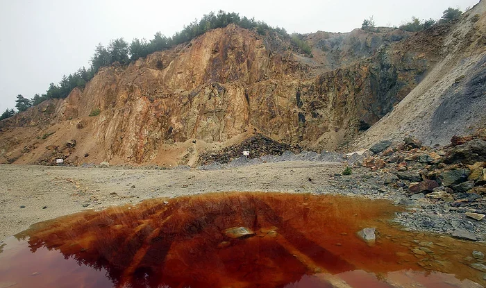 ZF: Cronologia scandalului Roşia Montană. România a câştigat în dosarul Roşia Montană şi are de primit 6 mil. euro. Gabriel Resources a investit 900 mil. euro şi a cerut despăgubiri de 6,7 mld. euro pentru că nu a mers mai departe proiectul