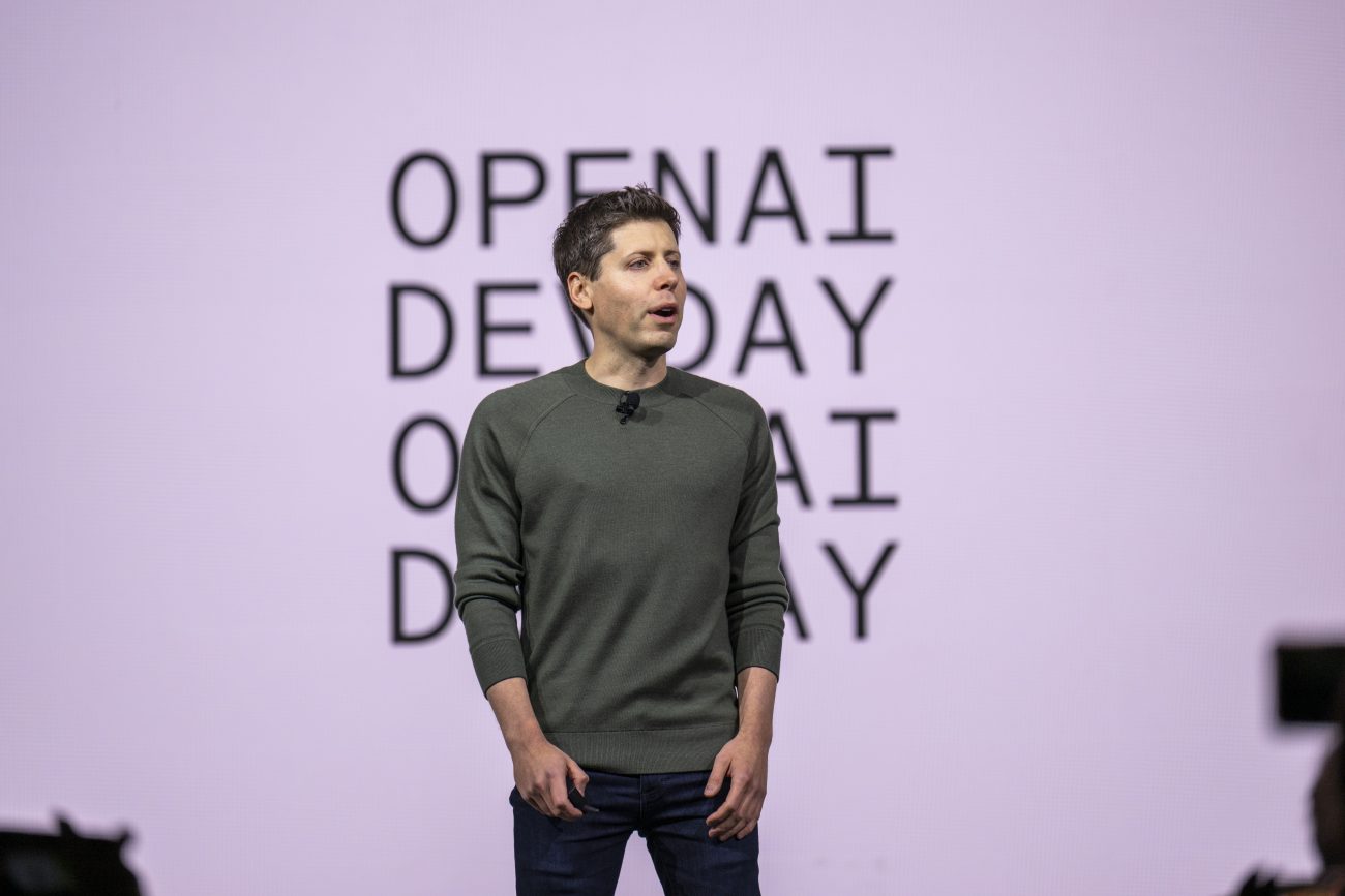 Siri și Alexa au concurență: OpenAI vrea să dezvolte și asistenți vocali