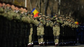 Militarii europeni continuă să demisioneze, exact când NATO are nevoie de ei. Situaţia e prezentă şi în România / Statele occidentale discută despre stagiu militar obligatoriu