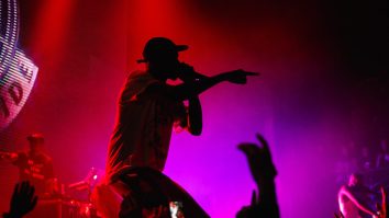 STUDIU: Versurile pieselor au devenit mai violente și mai repetitive. Cerctetătorii au analizat versurile a 12.000 de cântece în limba engleză