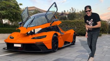 Supercar Blondie testează KTM X-BOW GT-XR. Sergi: „Simt că asta aparține unui videoclip muzical rap. E o nebunie”