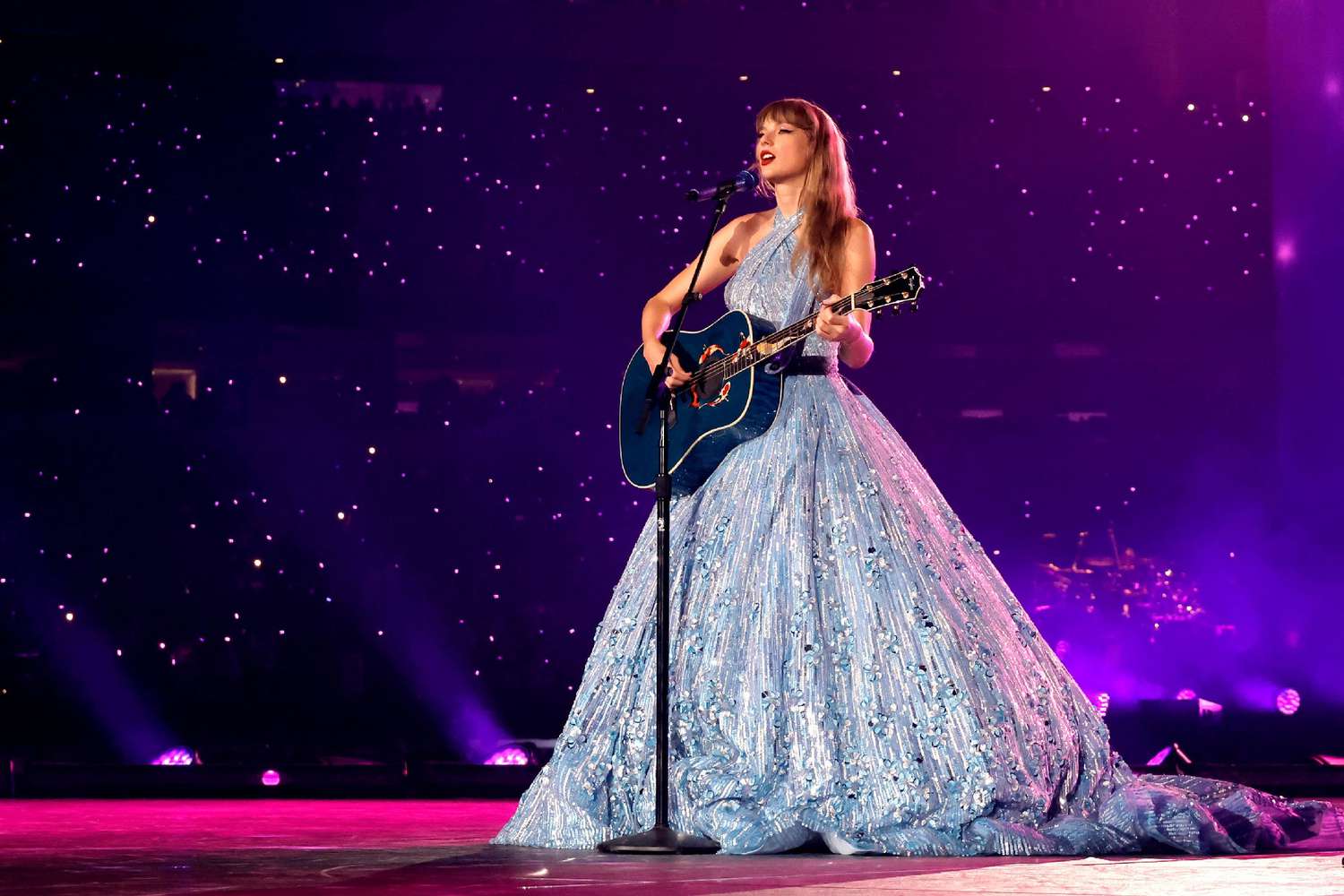 „Taylor Swift: The Eras Tour (Taylor’s Version)” a doborât recordul Disney+. Documentarul ocupă primul loc în topul celor mai vizionate filme muzicale