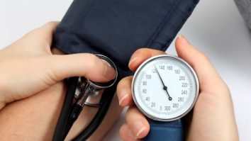 Cum să depistezi din timp tensiunea arterială ridicată? Specialiștii explică ce poți face pentru a o menține sub control