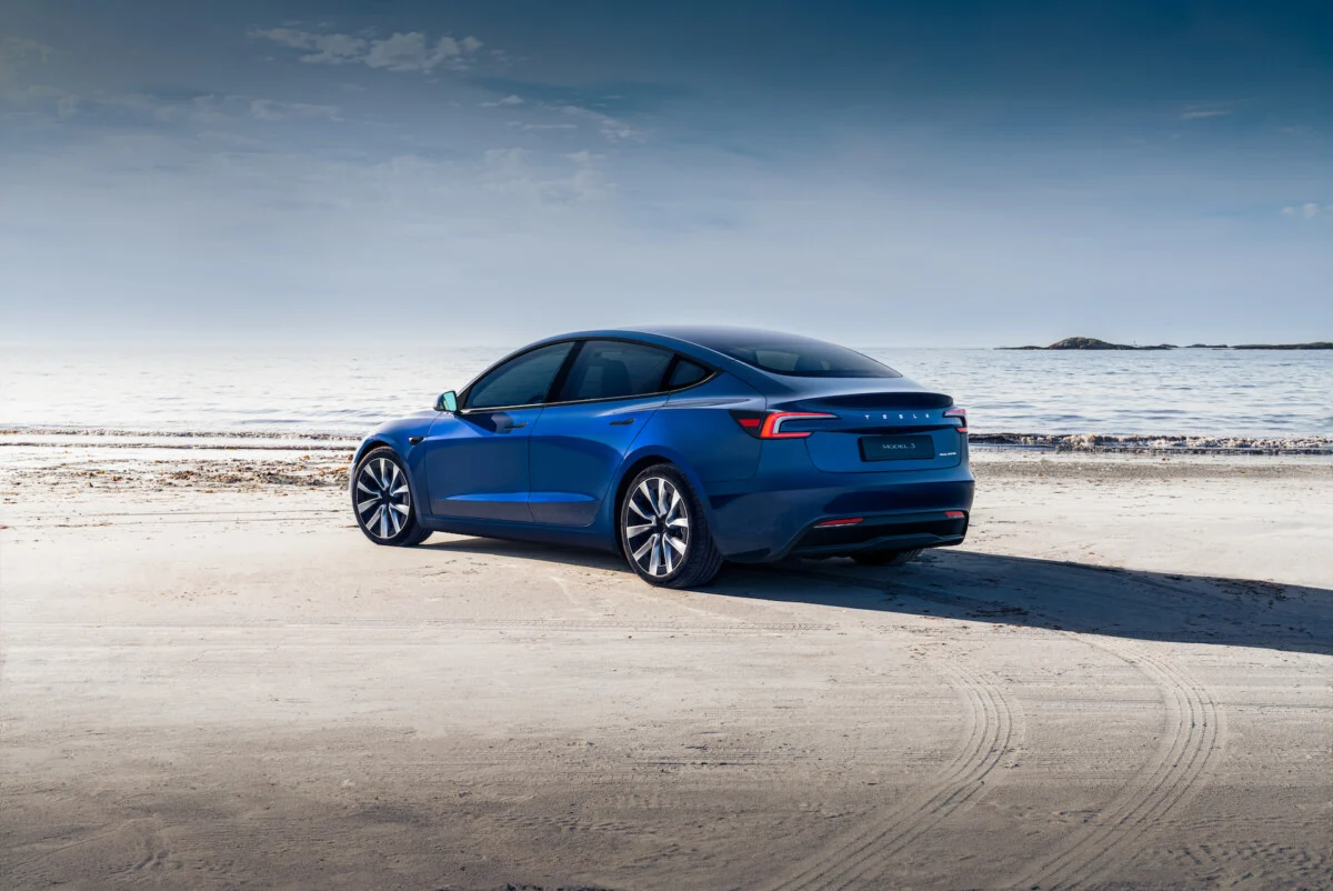 Musk spunea că mașinile Tesla vor crește în valoare, dar s-a întâmplat contrariul. Cota de piață a scăzut la 55%