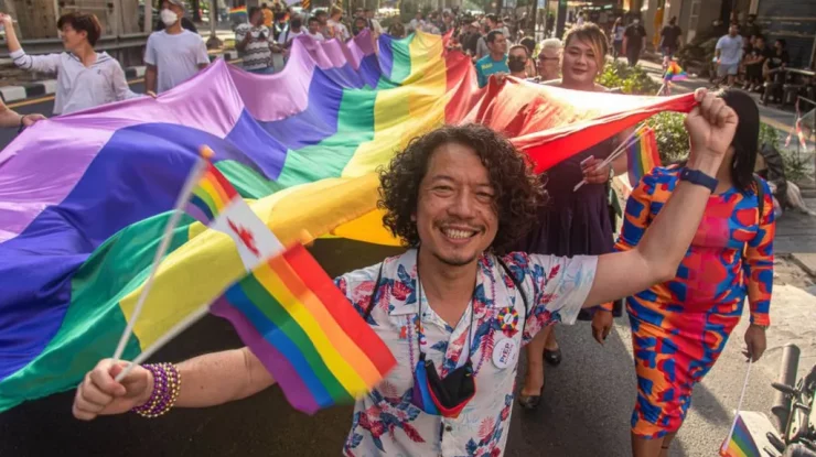 Thailanda face demersuri pentru legalizarea căsătoriilor între persoane de același sex. Un nou proiect de lege a fost adoptat