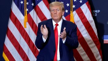 Curtea Supremă a SUA a decis că Donald Trump este eligibil să rămână pe buletinul de vot. Decizia se aplică în toate statele