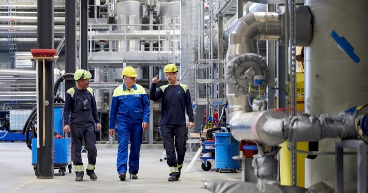Industria României este în scădere. Răzvan Botea: „Noi suntem dependenți de Germania”