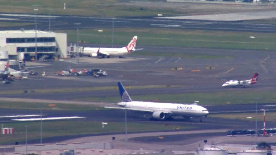 United Airlines raportează al cincilea incident de zbor într-o săptămână. Un avion s-a întors pe pista de decolare din cauza unei „probleme de întreținere”