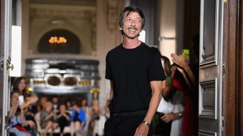 Pierpaolo Piccioli se desparte de casa de modă Valentino, după mai bine de două decenii de activitate. Reacțiile nu au întârziat să apară: „Sunt între uimită și stupefiată”