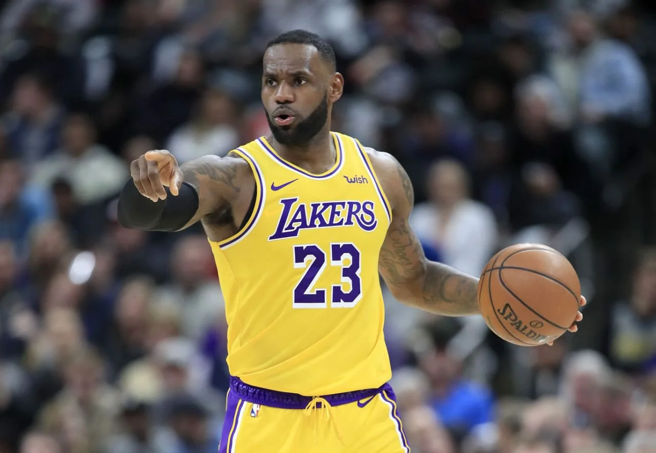 LeBron James a intrat în istorie. Baschetbalistul devine primul jucător din istoria NBA care înscrie 40.000 de puncte în carieră