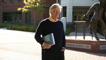 Back to school la orice vârstă. De ce s-a înscris Parlamentarul Don Beyer, din nou, la facultate