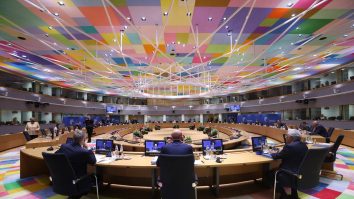 Care sunt prioritățile tale înainte de alegeri? Jumătate dintre români vor siguranța locului de muncă de la Uniunea Europeană