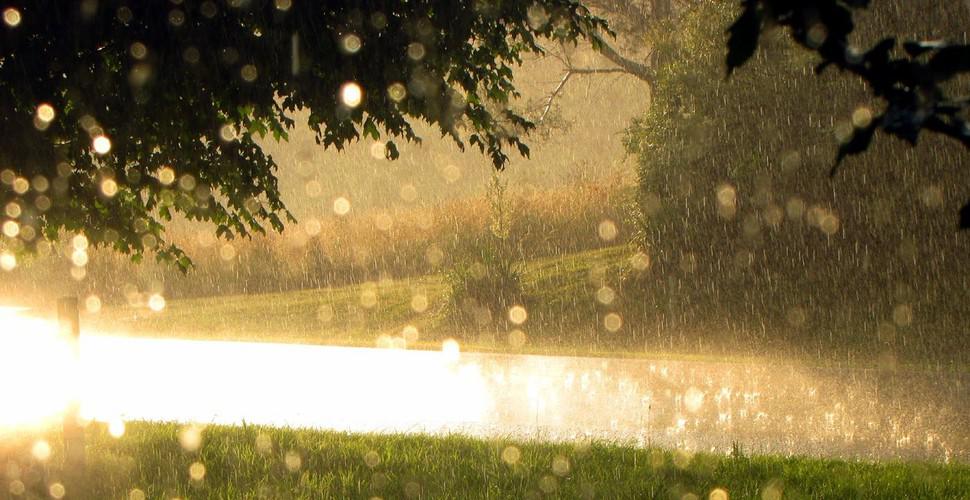Minivacanța de 1 mai îți aduce vreme capricioasă. Maximele vor trece de 20 de grade Celsius, însă ploaia va fi, de asemenea, prezentă