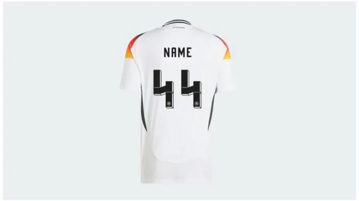 Tricoul cu numărul 44 al echipei de fotbal a Germaniei a fost retras deoarece seamănă cu un simbol nazist
