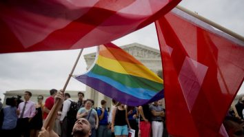 Irakul incriminează relaţiile între persoane de acelaşi sex. Pedeapsa maximă este 15 ani de închisoare