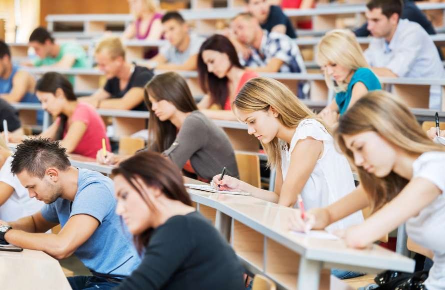 UniBuc schimbă modul de notare al studenților. Expert în educație: „Profesorii au nevoie să autoreflecteze la felul în care fac evaluarea”
