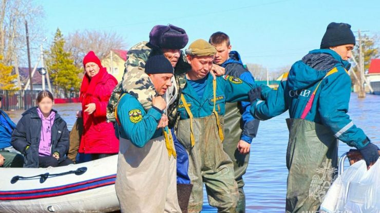 „Cele mai grave inundații din ultimele decenii” afectează Kazahstanul și Rusia. Zeci de mii de persoane au fost evacuate