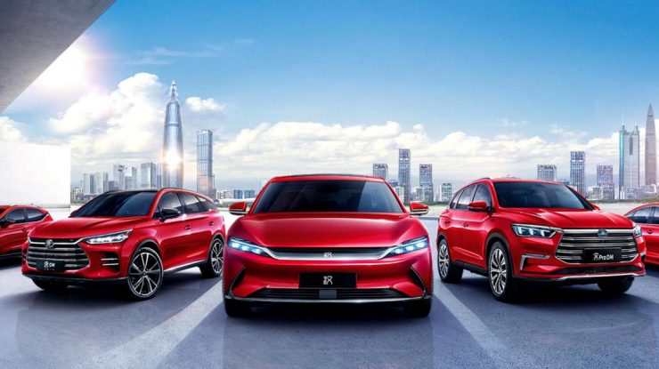Cel puțin 123 de producători auto chinezi se luptă cu Tesla pentru dominația EV-urilor. Ce spun rapoartele