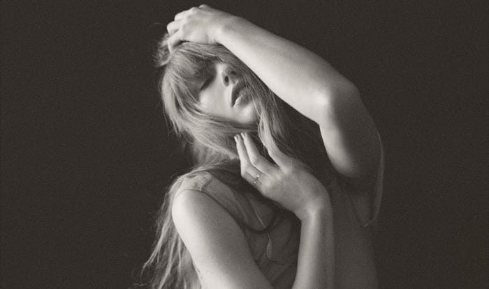 Taylor Swift bate recordurile muzicale. „The Tortured Poets Department” a devenit primul album în istoria Spotify cu peste 300 de milioane de streamuri într-o zi