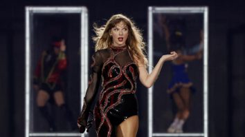 Taylor Swift vinde 2,61 milioane de unități ale „The Tortured Poets Department”.  Ce record a doborât noul album