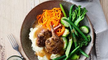 Cum alegi o dietă echilibrată? O alimentație sănătoasă trebuie să includă atât legume, cât și carne, fără a abuza de ele