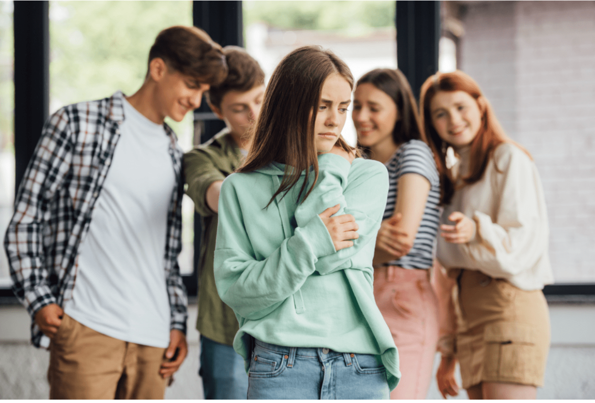 Deca vrea să oprească violența în școli prin camerele audio-video. Profesor: „În locul acestui Big Brother, care nu este o soluție, ar trebui să se investească în resursa umană”