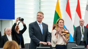 Iohannis își caută job „în afară”. Ce efecte are candidatura Președintelui la NATO