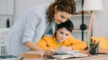 Copiii fac temele pentru acasă doar dacă vor. Ce hotărâre a luat Guvernul din Polonia